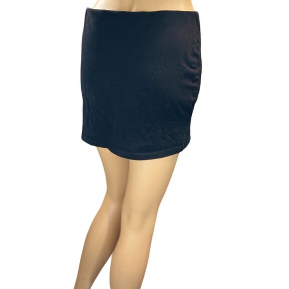 (5 for $25) H&M Divided Little Black Mini Skirt Size Small - Picture 2 of 5